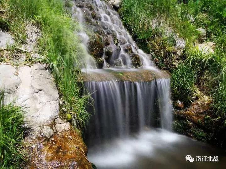 水流会绕开石头住前流淌发现这种现象原因是什么？游戏画面